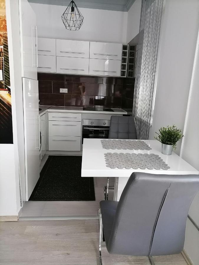 Merey Apartment Szeged Exteriör bild