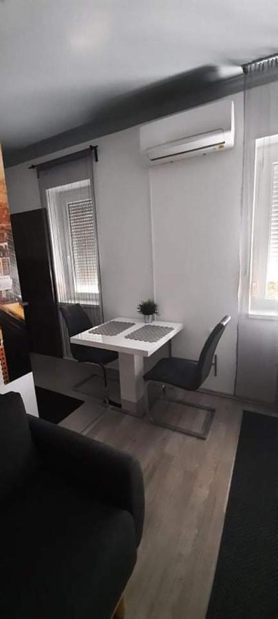 Merey Apartment Szeged Exteriör bild